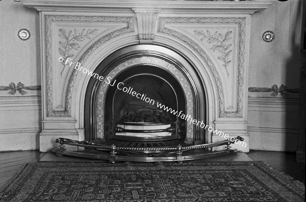 ROCKINGHAM HOUSE  FIREPLACE OF ROUND ROOM